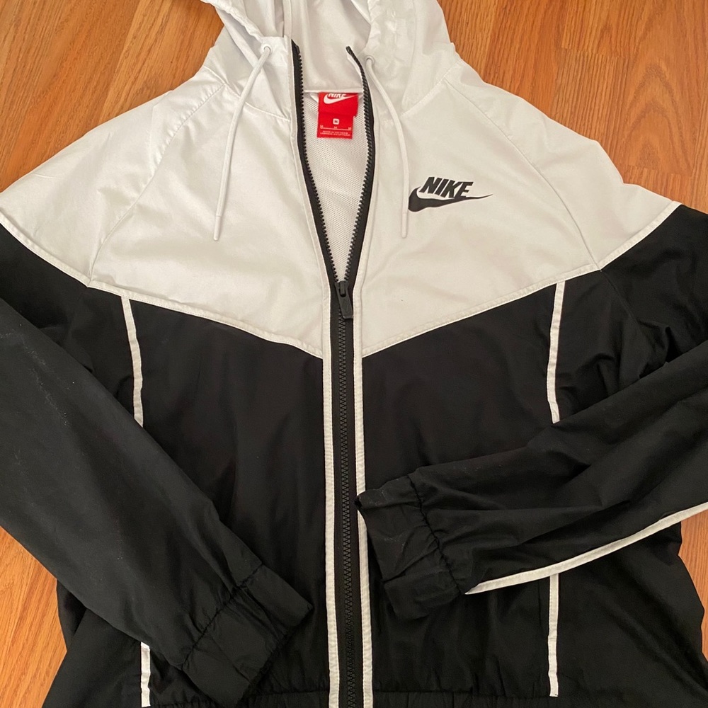 Womens Nike Windbreaker